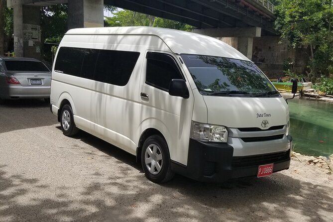 Ocho Rios Private Airport Transfer (MBJ Airport ) - The first part of the ride: meeting your driver
