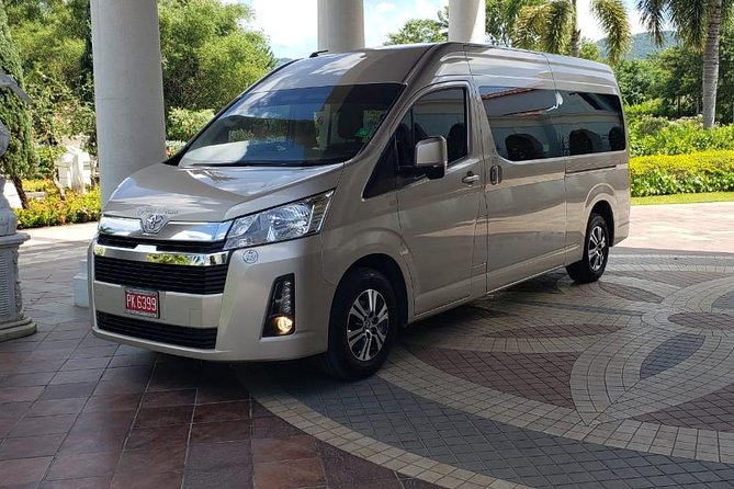 Ocho Rios Private Transfer to Montego Bay Airport (MBJ) - Meeting your driver at Sangster International Airport