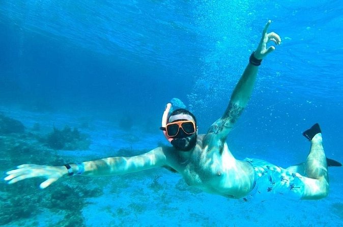 Party Catamaran Cruise with Open Bar and Snorkeling Montego Bay - What the reviews reveal about service