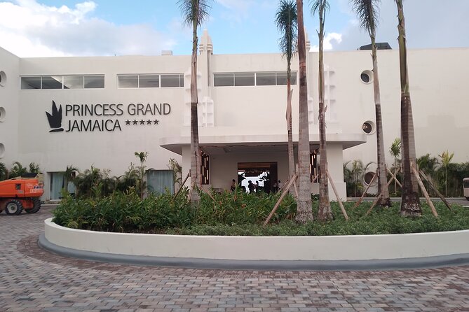 Princess Grand Jamaica Private Airport Transfer from Montego Bay - Meeting your driver at Montego Bay Airport