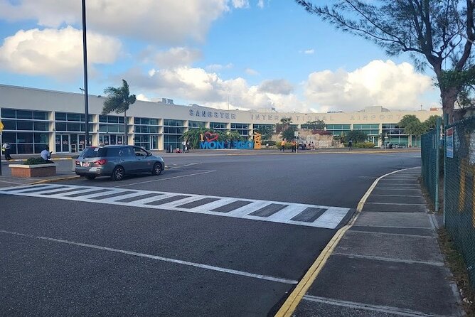 Private Airport Pickup and drop off in Jamaica - Meeting your driver at Sangster International Airport