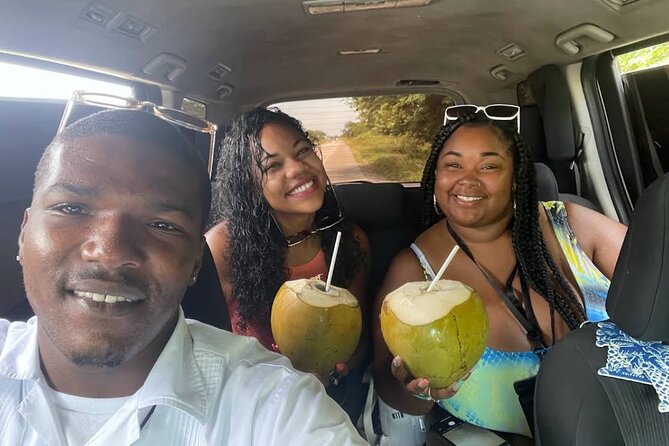 Private Airport transfer from MBJ to & from Hotel's in Ochi Rios - Starting at MBJ with a personal welcome