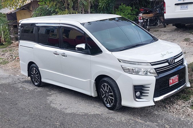 Private Airport Transfer Montego Bay and Negril - Leaving Sangster Airport without the usual fuss