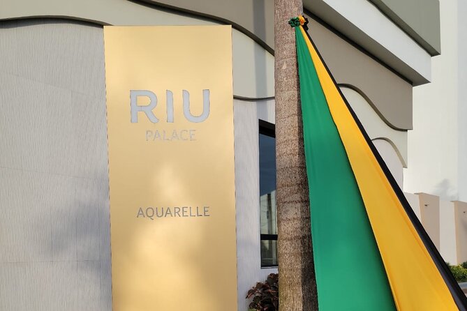 Private Airport Transfer Riu Aquarelle & Excellence Oyster Bay - A possible photo stop at the Falmouth sign