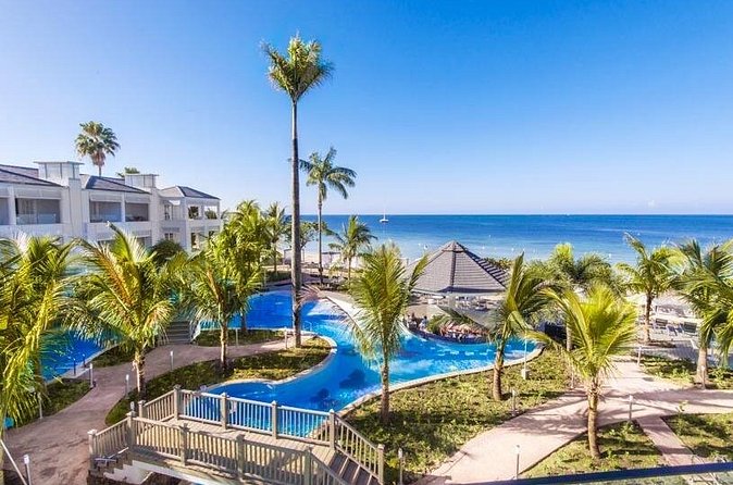 Private Airport Transfer to Azul Beach Resort Negril - Comfort, Privacy, and the Vehicle Question