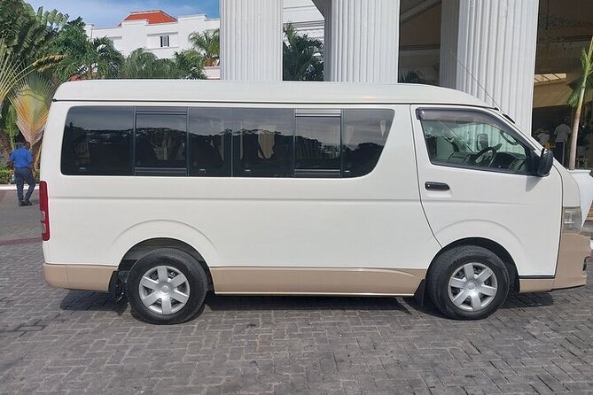 Private Airport Transfer to Bahia Principe Grand Jamaica - Comfort, air conditioning, and luggage help