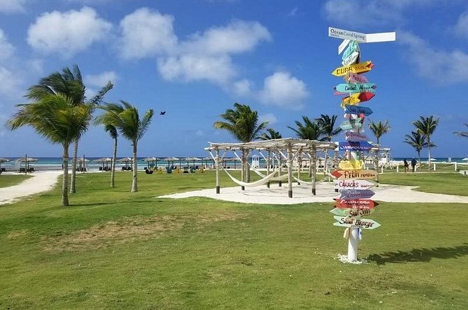 Private Airport Transfer to Excellence, Ocean Coral and Royalton - WiFi keeps the ride connected