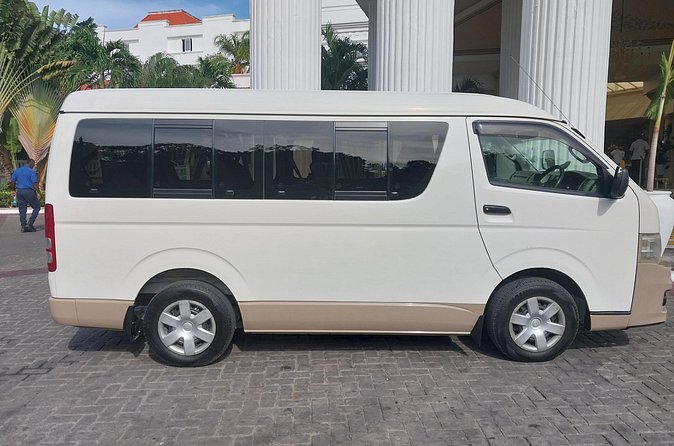 Private Airport Transfer to Hotel Riu Palace Aquarelle - Leaving Sangster Airport for Hotel Riu Palace Aquarelle