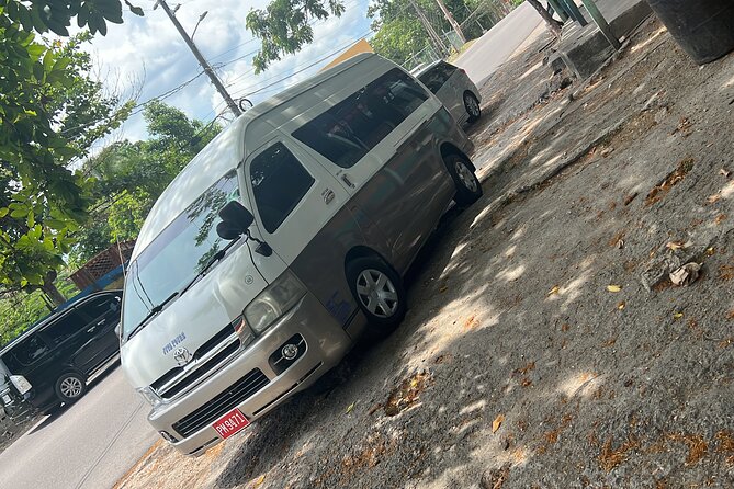 Private Airport Transfer to Hotels and Airbnb in Montego Bay - Communication, Delays, and Airport Timing