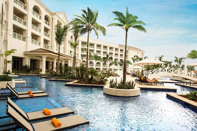 Private Airport Transfer to Hyatt Rose Hall Resort - Finding your driver at Montego Bay Airport