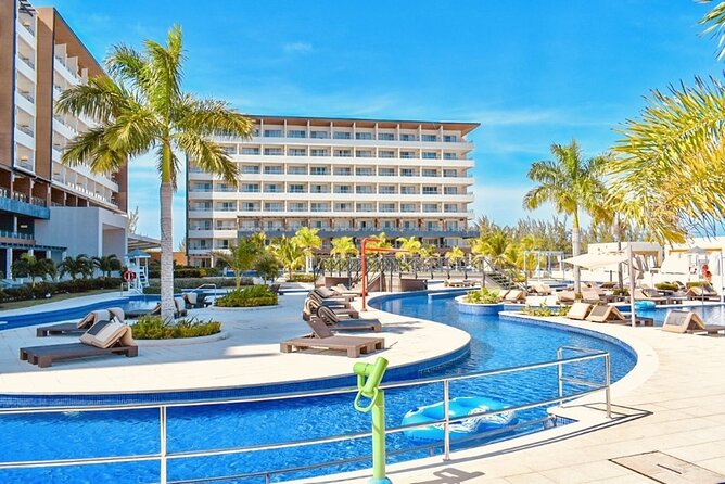 Private Airport Transfer to Royalton, Ocean Coral Spring & Excellence Oyster Bay - Leaving Sangster International Airport without the taxi scramble