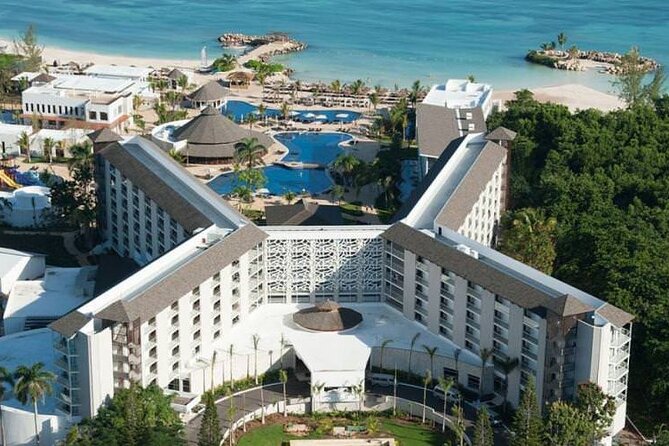 Private Airport Transfers to Royalton Blue Waters and White Sand - Why Private Transportation Can Be Worth $50 Per Person