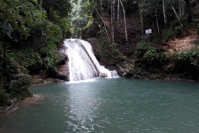 Private Blue Hole and River Tubing from Ocho Rios - The short ride from Ocho Rios to Blue Hole