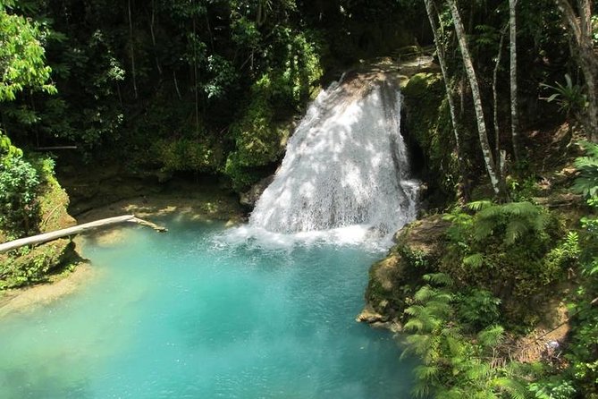 [PRIVATE] Blue Hole & Secret Falls Tour with Entrance Fees - Timing, weather, and what to pack
