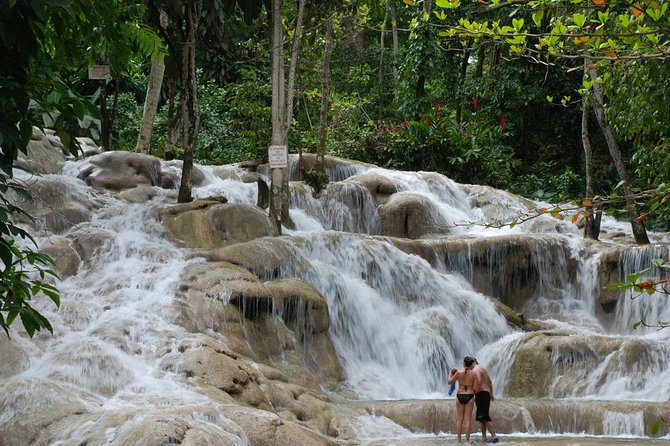 [PRIVATE] Dunn's River Falls with Entrance Fees - Lunch and shopping in Ocho Rios