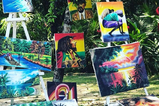 [PRIVATE]Dunn's River & Martha Brae Rafting - Entrance & Lunch - Private guiding makes the day more personal