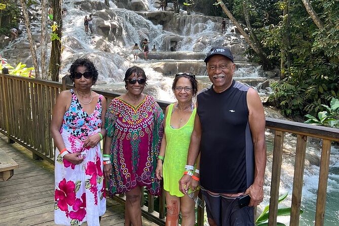 Private fun fill tour from Montego Bay to dunns river & blue hole - Dunn’s River Falls: climbing a famous Jamaican waterfall
