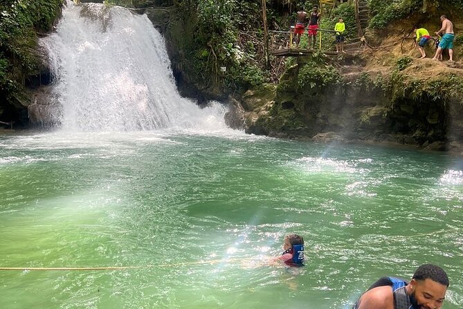 Private fun fill tour from Montego Bay to dunns river & blue hole - What the $98 price really covers
