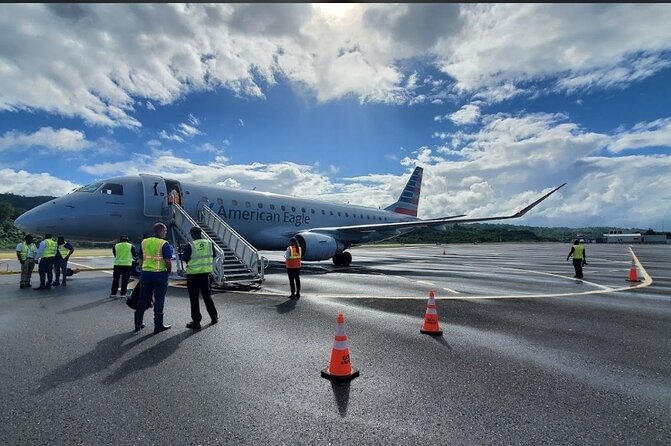 Private Ian Fleming Airport Transfer to Ocho Rios and Runaway Bay - A driver who helps you get oriented