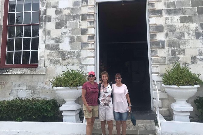 Private Montego Bay City Highlights Tour - Seeing the contrasts between Montego Bay’s neighborhoods