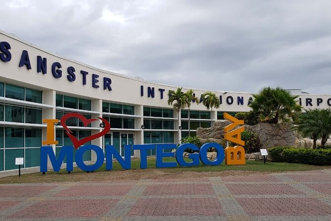 Private Round Trip Airport Transfer From Montego Bay Hotels - Key points before you book