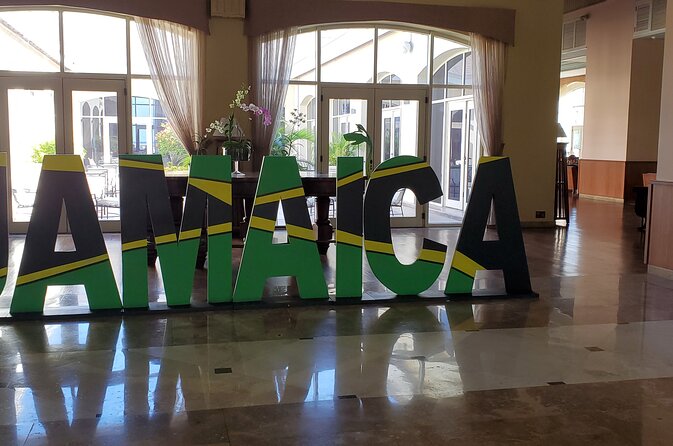 Private Round Trip Airport Transfer from Montego Bay to Negril - The Arrival Ride Versus the Return Ride