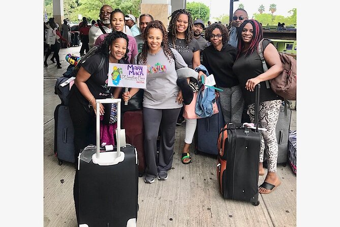 Private Roundtrip Airport Transfer to Resorts in Montego Bay - The local driver adds more than a transfer