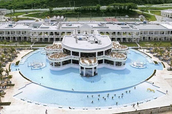 Private Sangster Airport Transfer to Grand Palladium Resort - What the private vehicle changes