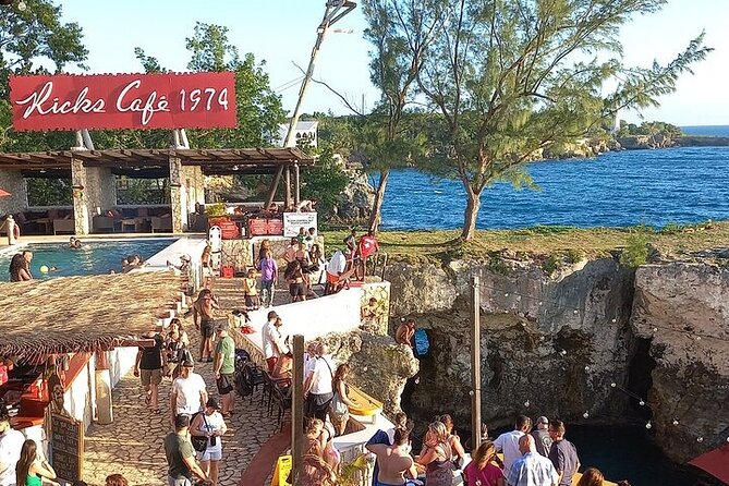 Private Seven Mile Beach and Rick’s Café Tour From Negril Hotels - Moving on to Rick’s Café for the sunset