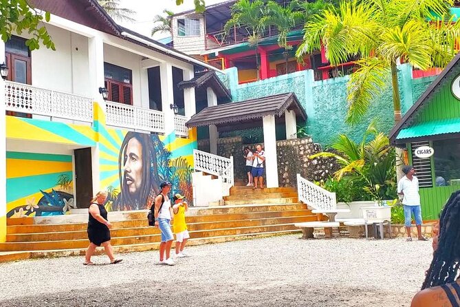 Private Tour Day-Trip Nile mile Bob Marley House With Admission - The Bob Marley Mausoleum visit