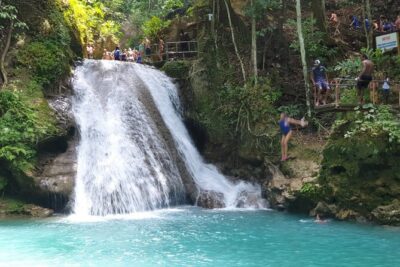 Private Tour from Montego Bay to Horse Back Riding and Bluehole