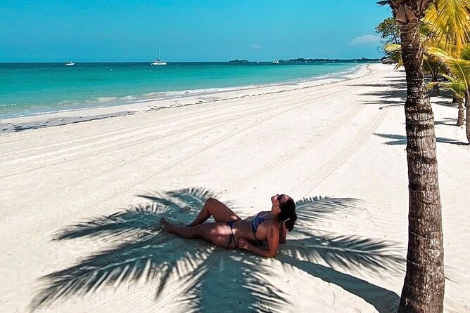 Private Tour Negril Beach and Rick's Cafe From Montego Bay - Comfort, access, and practical details