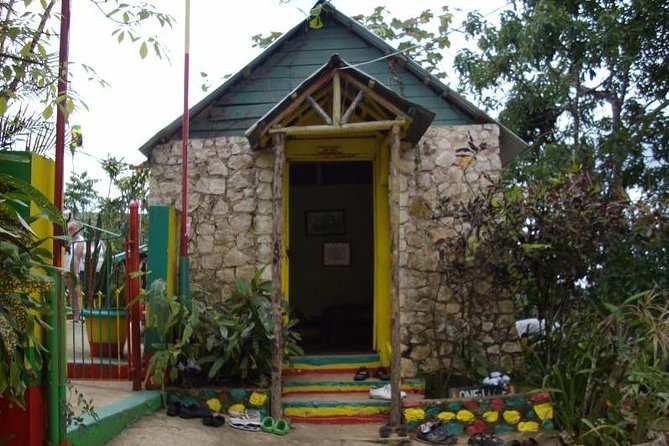 Private Tour Ocho Rios or Runaway Bay To 9 Mile Bob Marley Birth & Resting Place - Why Nine Mile Matters