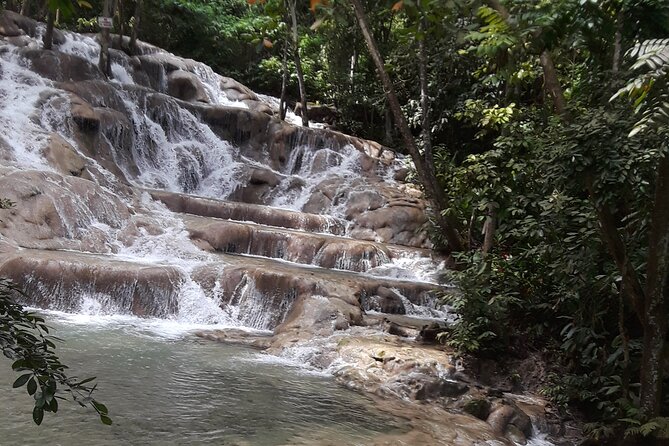 Private Tour to Dunn's River Falls From Ocho Rios - A private pickup from Ocho Rios