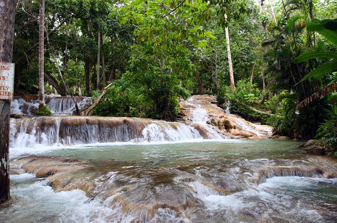 Private Tour to Dunn's River Falls From Ocho Rios - Climbing the 600-foot waterfall