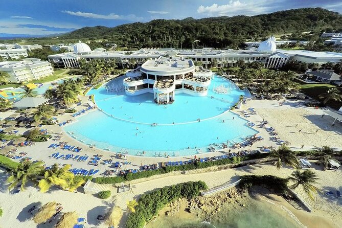 Private Transfer from MBJ Airport to Grand Palladium Hotel - Why the private setup can be worth $37.50