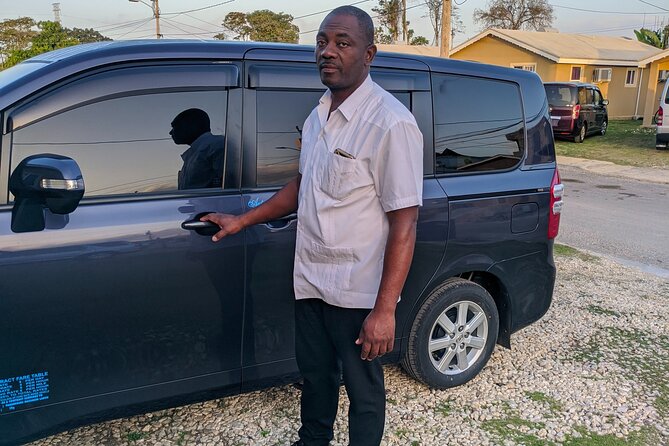 Private Transfer from Montego Bay Airport to Montego Bay Hotels - A calm arrival at Sangster International Airport
