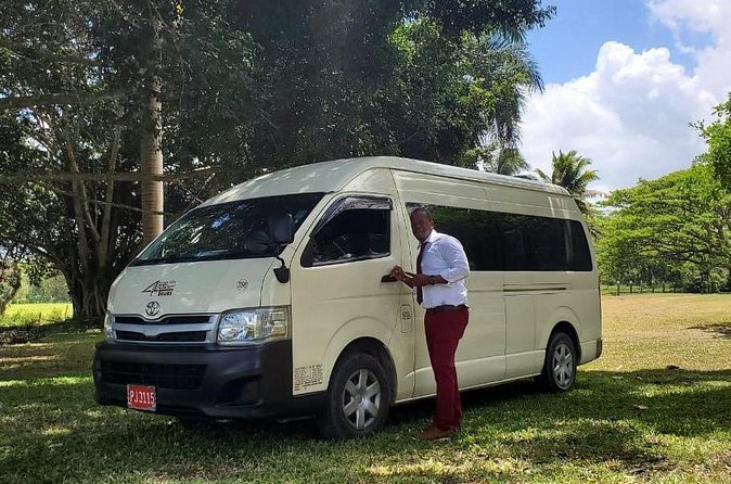 Private Transfer from Montego Bay Hotel to Negril Hotel - Friendly Drivers Make the Transfer Better