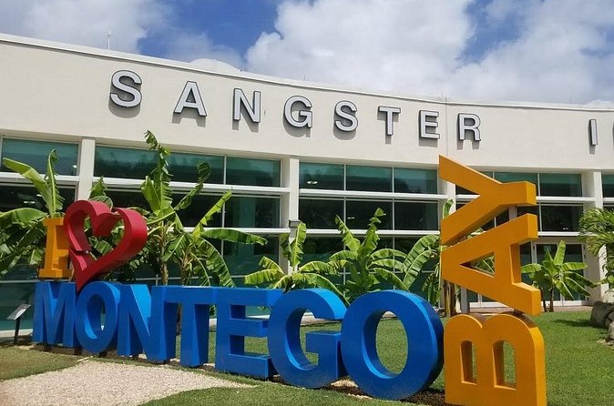 Private Transfers from Montego Bay Airport to Runaway Bay Hotels - Why families and groups get the best value