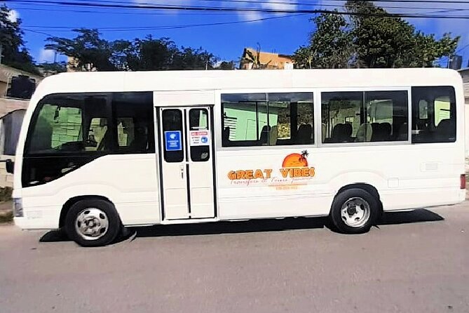 Private Transport: Montego Bay Airport to Grand Palladium - The 45-minute ride toward Grand Palladium