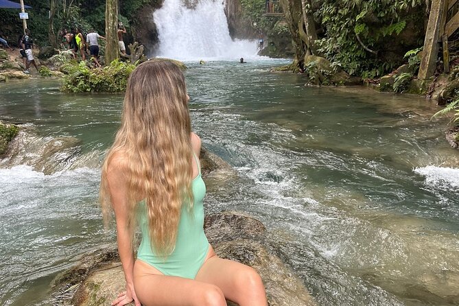 Private Transport to River Tubing or Rafting and Blue Hole combo - A realistic four-to-five-hour schedule