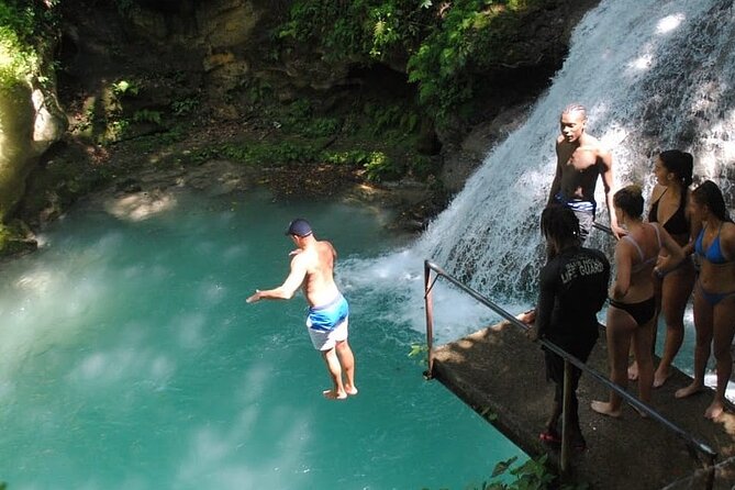 Private Transport to River Tubing or Rafting and Blue Hole combo - What the safety record means for you