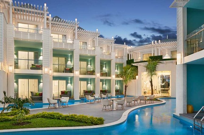 Private Transportation from Montego Bay Airport to Negril hotels - What you can expect inside the vehicle