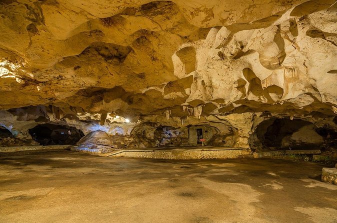 Private transportation from Montego Bay to Green Grotto Caves Attraction - The morning pickup and the ride north