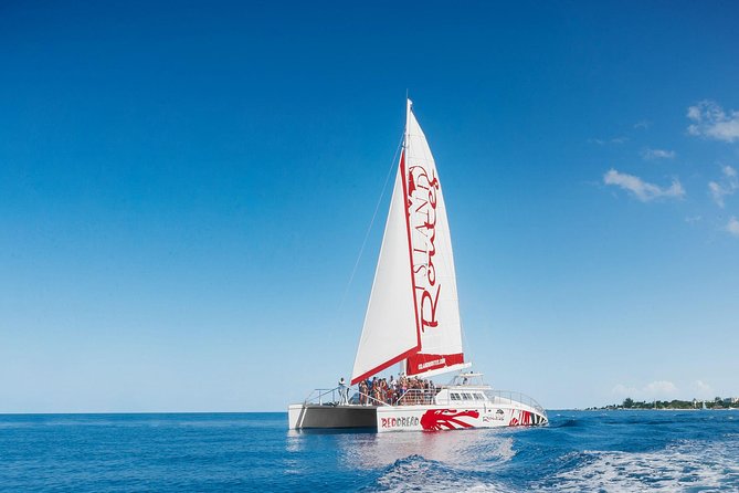 Reggae Catamaran and Snorkeling Open Bar Cruise Montego Bay - Seating, Capacity, and Comfort on the Boat