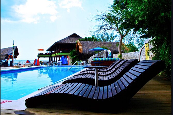 Rick's Cafe and 7 Mile Beach from Montego Bay - Seven Mile Beach: one hour on Negril’s famous shore