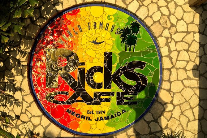 Rick's Café and Seven Mile Beach Private Tour - Should you book Rick’s Cafe and Seven Mile Beach?