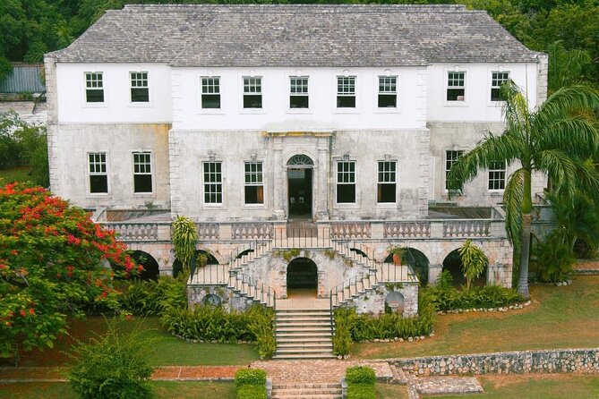Rose Hall Great House and Montego Bay Tour - The road between the stops