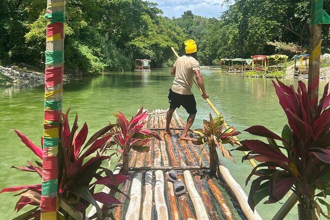 Round Trip Sangsters Montego Bay Airport to Ocho Rios transfers - Rest stops and a taste of Jamaican jerk