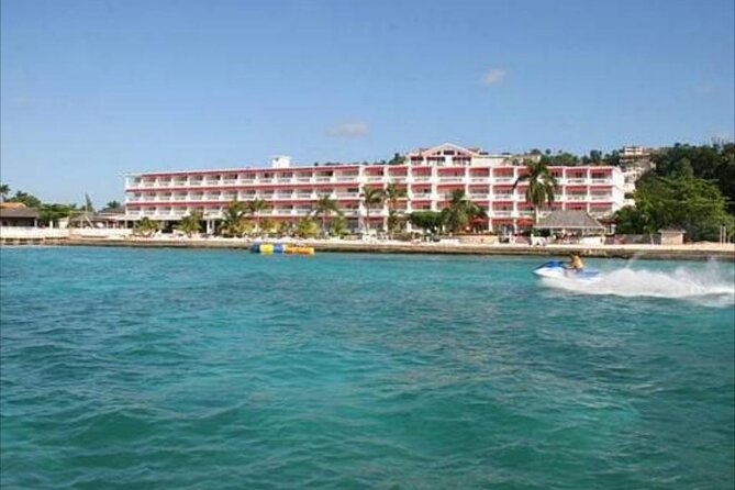 Royal Decameron Montego Bay Private Airport Transfer - A short, direct ride to Royal Decameron Montego Beach